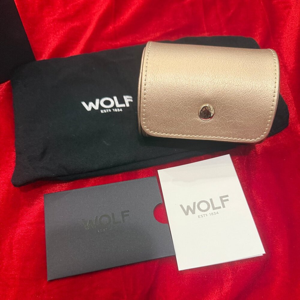 WOLF EST 1834 CHAMPAGNE FINE LEATHER WATCH JEWELRY CASE NEW WITHOUT TAGS (NWOT)